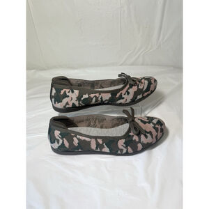 Clarks Carly Hope Womens Size US9 Green Camo Knit Bow Ballet Flats Slip On Shoes